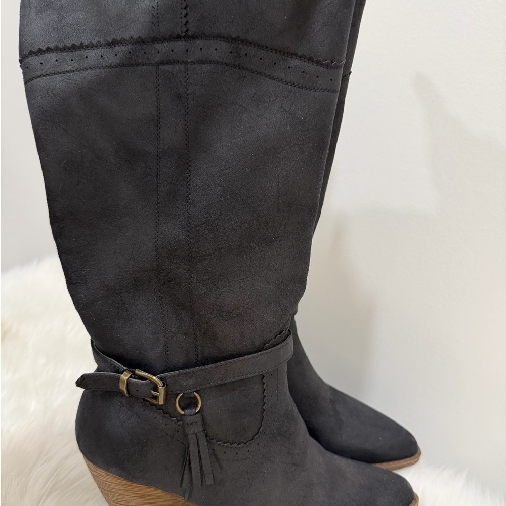 Izzy XOXO size 7.5 black chunky heel boots - Picture 3 of 9
